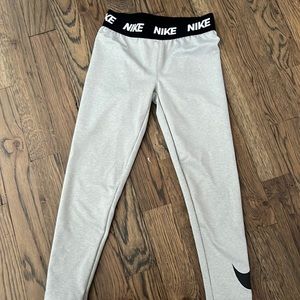 Girls Nike leggings